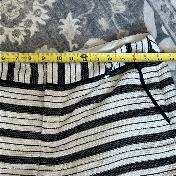 Elle Monochrome Striped Women's Shorts - Picture 2 of 5